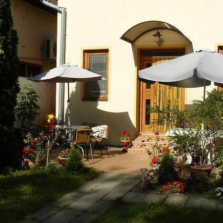 Penzion Rose Sturovo Exterior photo
