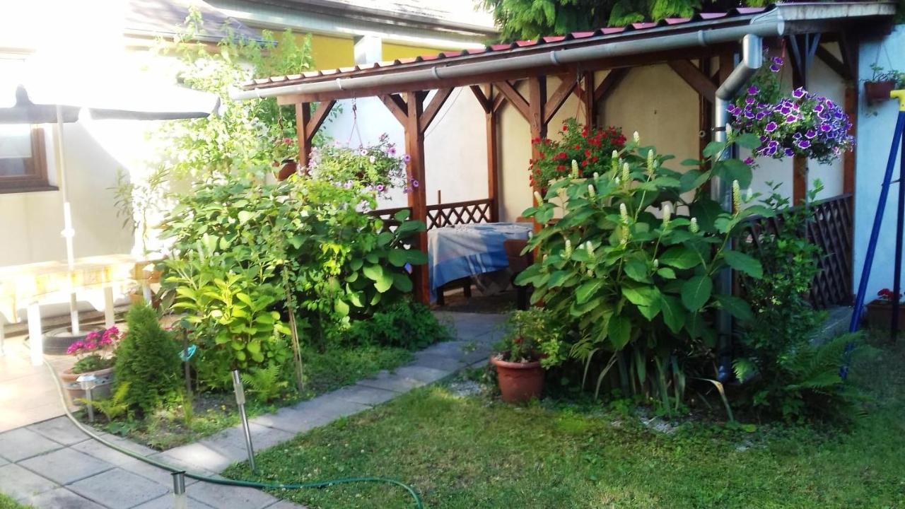Penzion Rose Sturovo Exterior photo